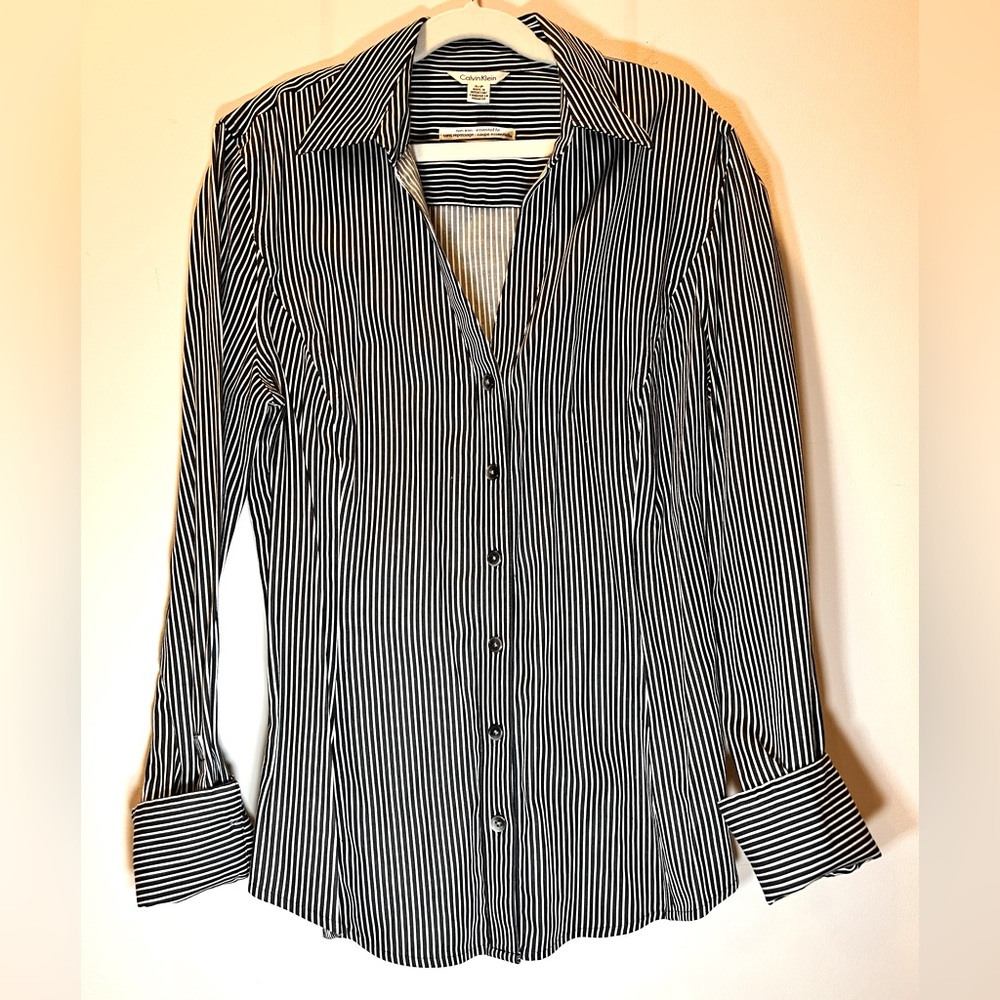Calvin Klein Blouse - Picture 2 of 6